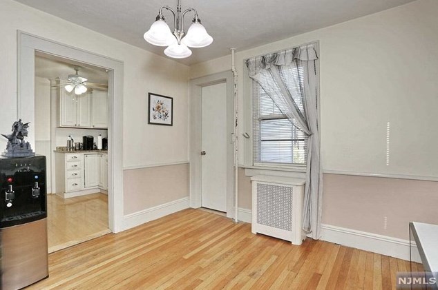 11 New York Ave, Bergenfield NJ  07621-1328 exterior