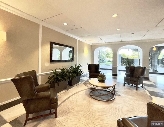 2100 Linwood Ave, West Fort Lee NJ  07024-3101 exterior