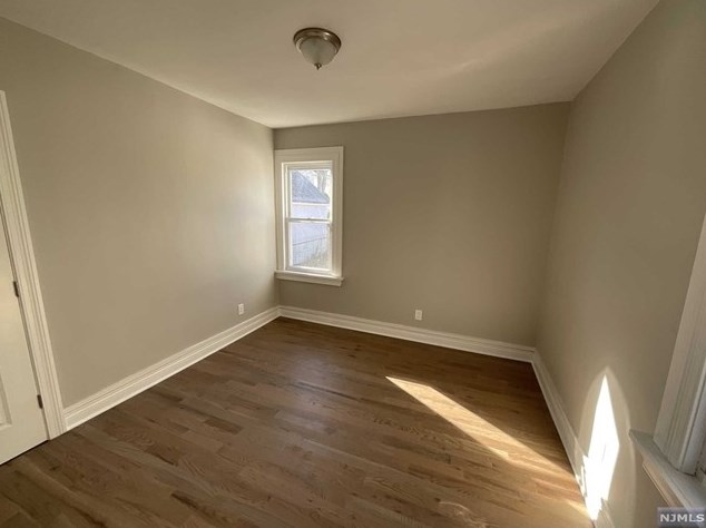 432 Lake Ave, Lyndhurst NJ  07071-1121 exterior