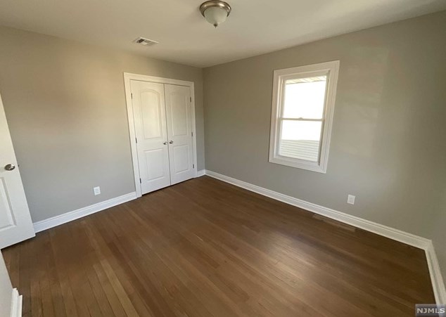 432 Lake Ave, Lyndhurst NJ  07071-1121 exterior