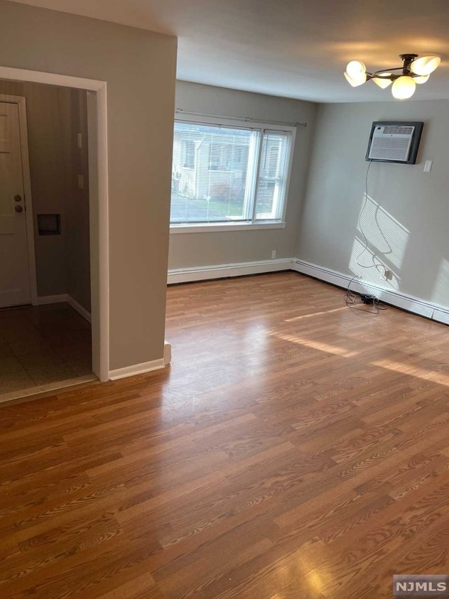 231 Warren Ave, West Fort Lee NJ  07024-4108 exterior