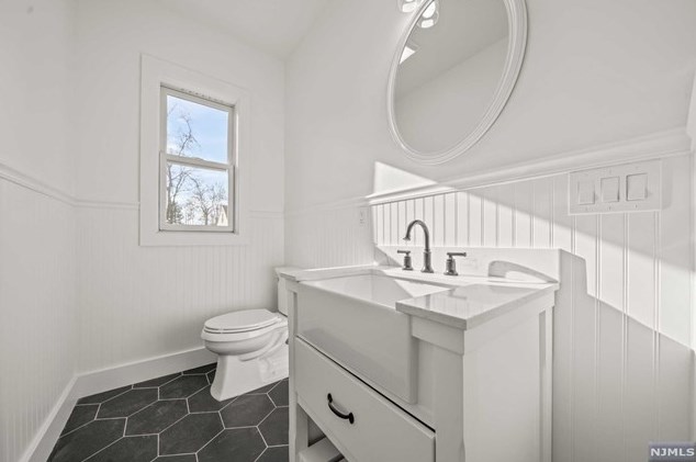 111 Westend Ave, Westwood NJ  07675-3328 exterior