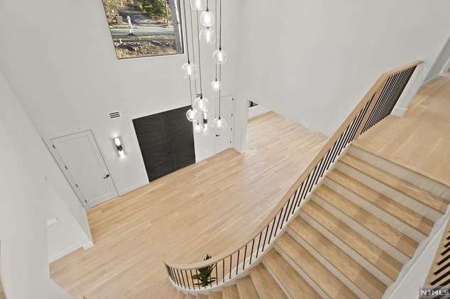 68 Ridge Rd, Tenafly NJ  07670-2324 exterior