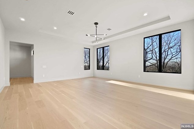 68 Ridge Rd, Tenafly NJ  07670-2324 exterior