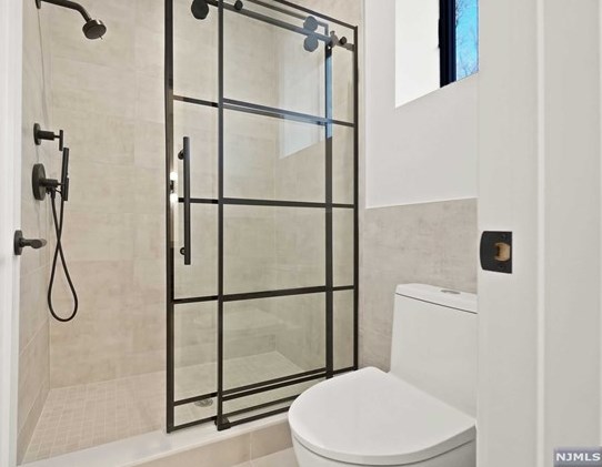 68 Ridge Rd, Tenafly NJ  07670-2324 exterior