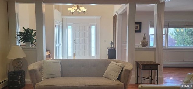 1057 Fairview Ln, West Fort Lee NJ 07024-1537 exterior