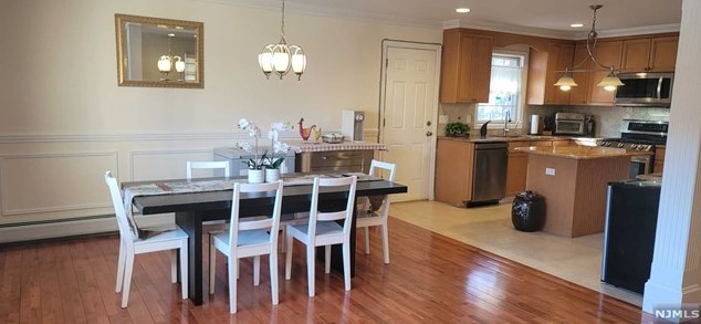 1057 Fairview Ln, West Fort Lee NJ 07024-1537 exterior