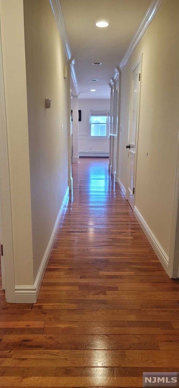 1057 Fairview Ln, West Fort Lee NJ 07024-1537 exterior