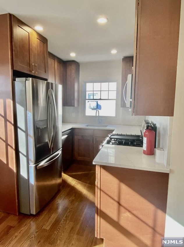 212 Charlton Ave, Lodi NJ  07644-3506 exterior
