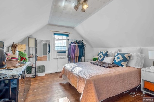 47 Stillman Ave, Bergenfield NJ  07621-1229 exterior