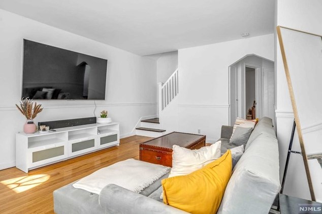 47 Stillman Ave, Bergenfield NJ  07621-1229 exterior