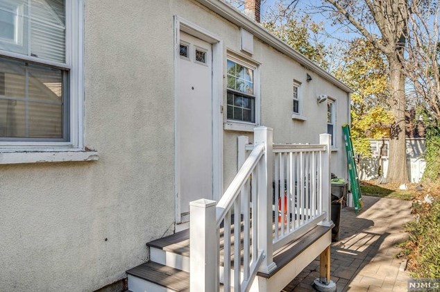47 Stillman Ave, Bergenfield NJ  07621-1229 exterior