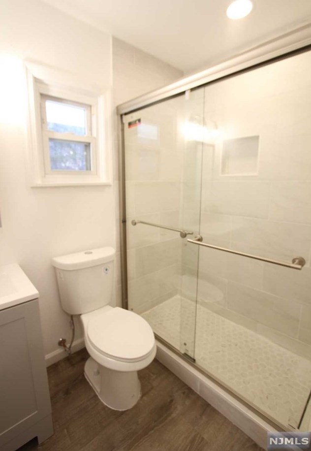 101 Hillside Dr, Paterson NJ  07508-2852 exterior