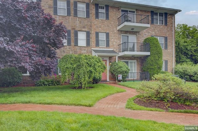 1008 Unicorn Way, Clifton NJ  exterior