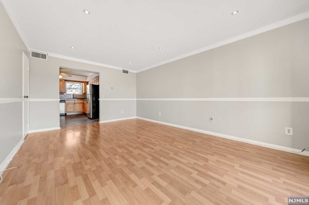 1008 Unicorn Way, Clifton NJ  exterior
