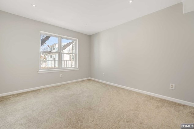 1008 Unicorn Way, Clifton NJ  exterior