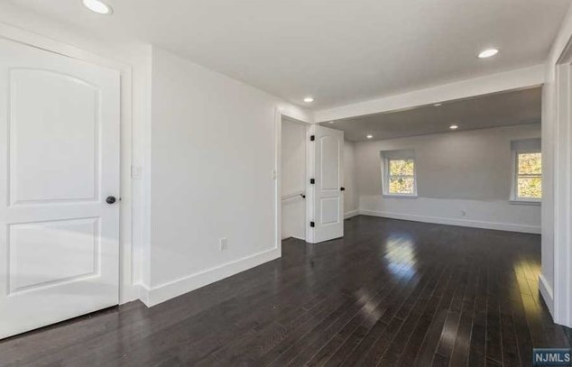 22 Orchard St, Hillsdale NJ  07642-2013 exterior