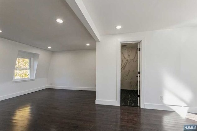 22 Orchard St, Hillsdale NJ  07642-2013 exterior