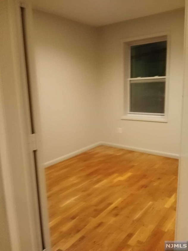 158 Highland Ave, Clifton NJ  07011-2094 exterior