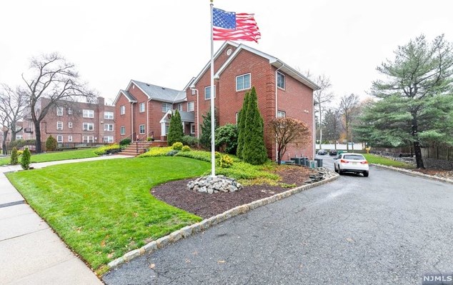 199 Union Ave, Rutherford NJ  07070-3505 exterior