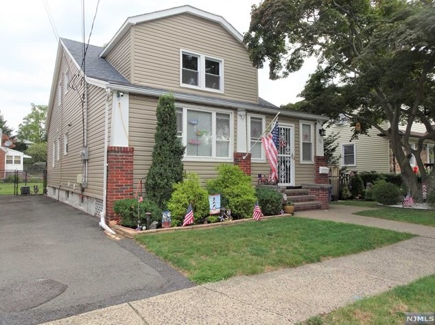 32 La Salle Ave, Clifton NJ  07013-2947 exterior
