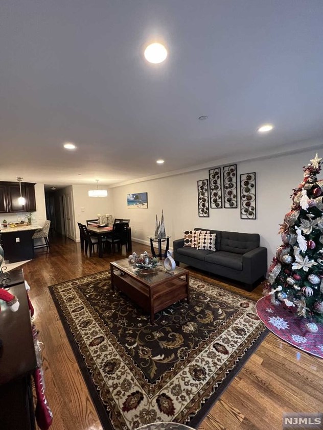 7 Gotthardt St, Newark NJ  07105-3019 exterior