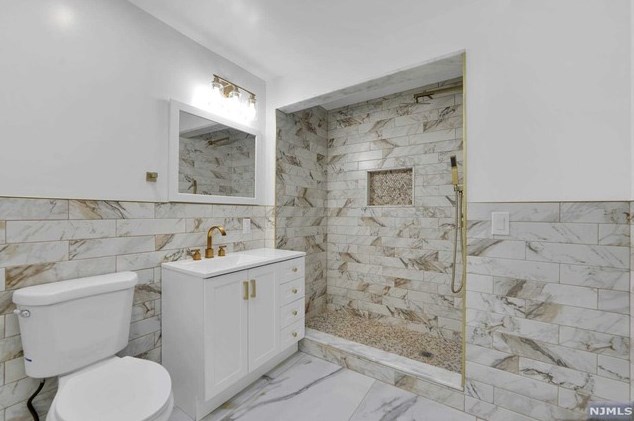 25 Spring Hill Rd, Clifton NJ  07013-2316 exterior