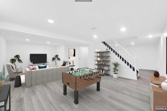 25 Spring Hill Rd, Clifton NJ  07013-2316 exterior