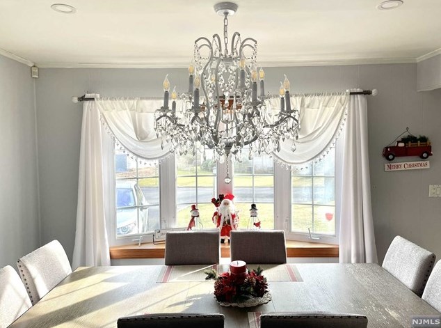331 Harrison St, Paramus NJ  07652-4603 exterior