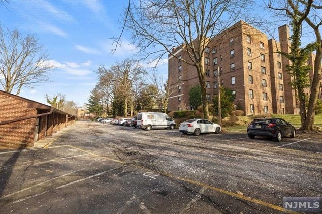 100 Palisade Ave, Englewood NJ  07631-3001 exterior