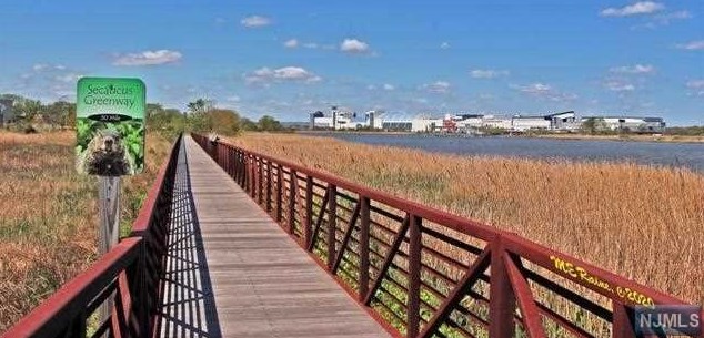 1223 Harmon Cove Tower, Secaucus NJ  07094-1738 exterior