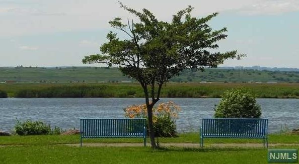 1223 Harmon Cove Tower, Secaucus NJ  07094-1738 exterior