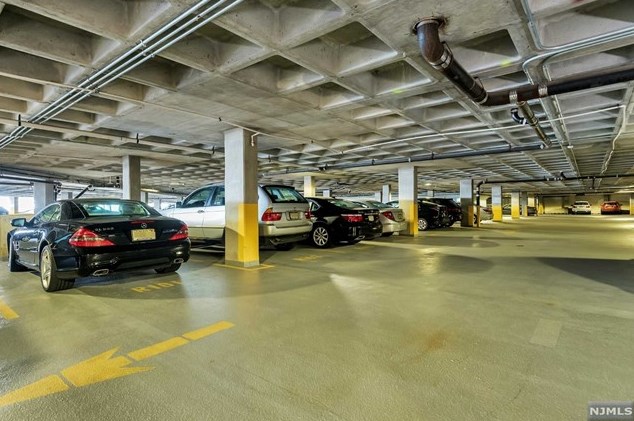 1223 Harmon Cove Tower, Secaucus NJ  07094-1738 exterior