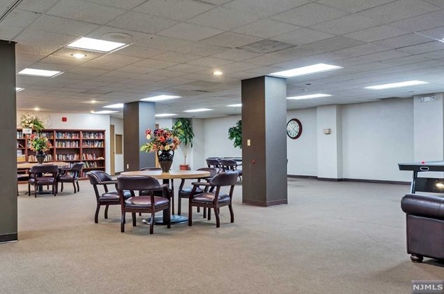 1223 Harmon Cove Tower, Secaucus NJ  07094-1738 exterior