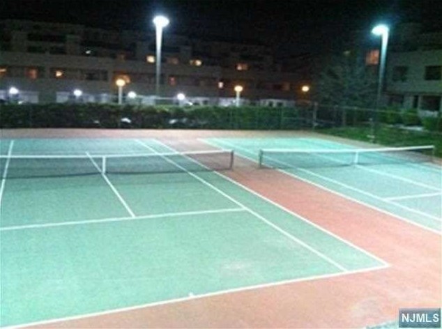 1223 Harmon Cove Tower, Secaucus NJ  07094-1738 exterior