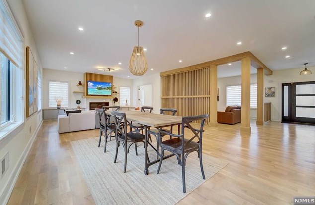 1070 Harvard Pl, West Fort Lee NJ  07024-1630 exterior