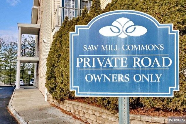 520 Victor St, Saddle Brook NJ  07663-6123 exterior