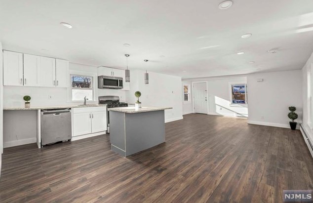 494 Burnside St, Orange NJ 07050-4203 exterior