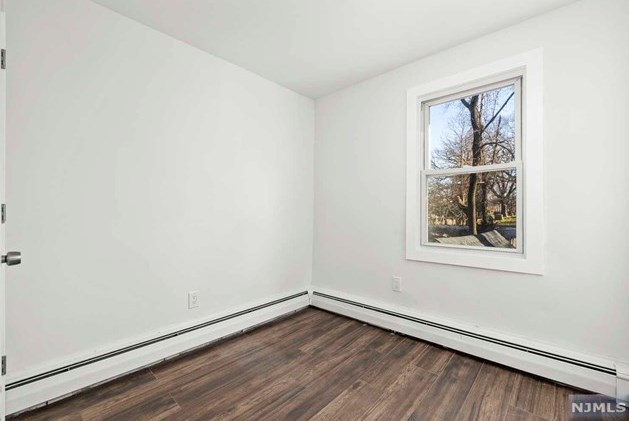 494 Burnside St, Orange NJ 07050-4203 exterior