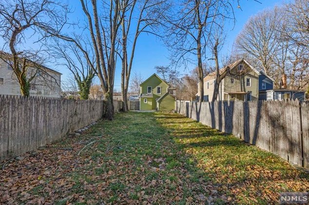 494 Burnside St, Orange NJ 07050-4203 exterior