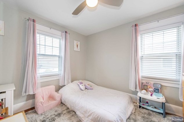 151 Franklin Ave, Saddle Brook NJ  07663-4700 exterior