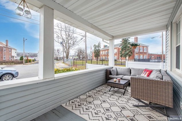 151 Franklin Ave, Saddle Brook NJ  07663-4700 exterior