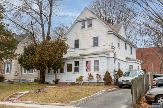 12 Orchard St, Hillsdale NJ  07642-2013 exterior