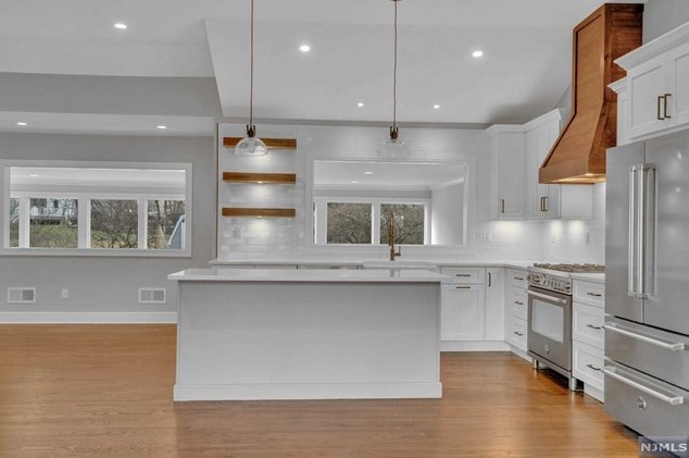 739 Pine Lake Dr, Township Of Washington NJ  07676-4821 exterior