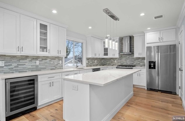 230 Boulevard, Saddle Brook NJ  07663-6014 exterior