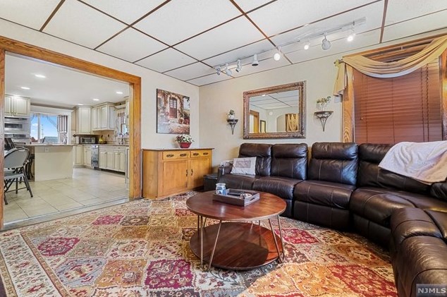 153 Eastern Way, Rutherford NJ  07070-2501 exterior