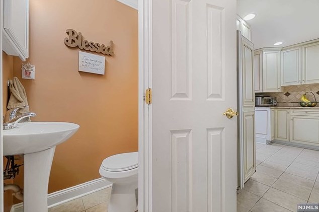 153 Eastern Way, Rutherford NJ  07070-2501 exterior