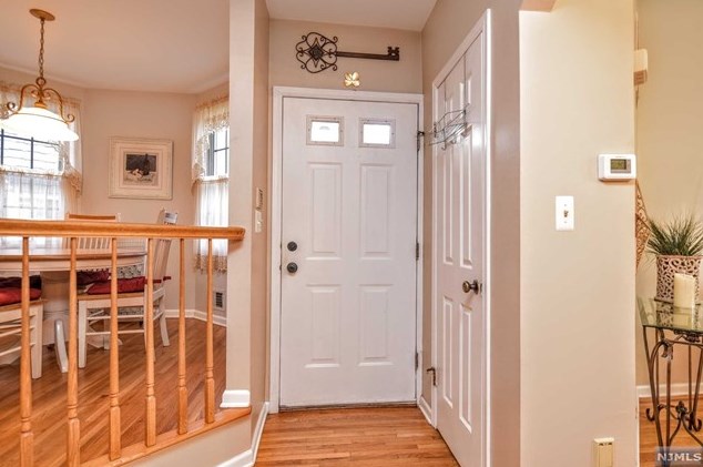 72 Tanager Ct, Wayne NJ  07470-8435 exterior