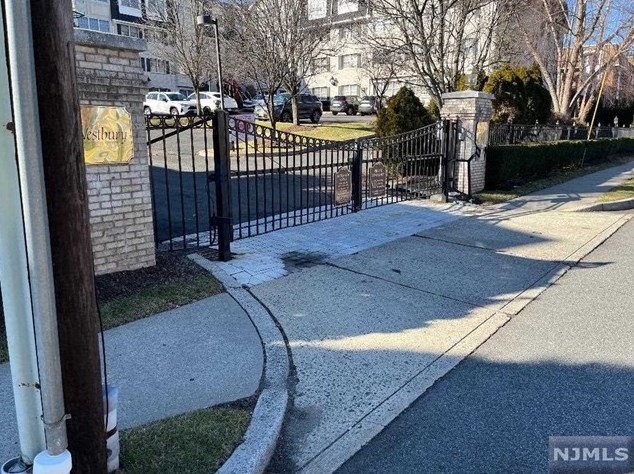 131 Clinton Pl, Hackensack NJ  07601-4660 exterior