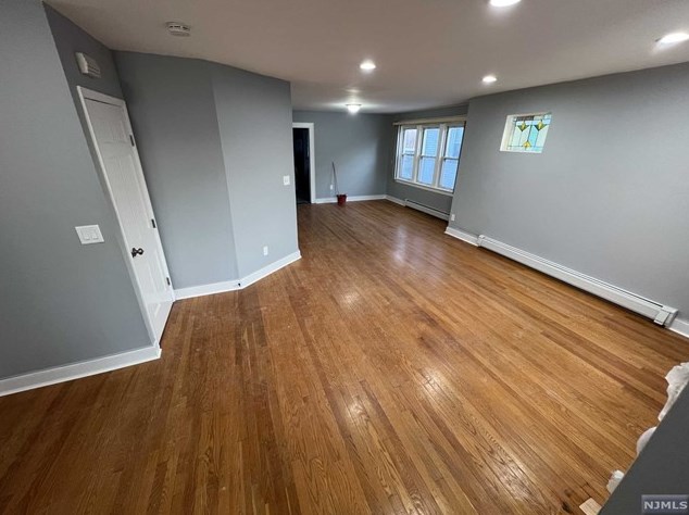 782 6th St, Lyndhurst NJ  07071-3319 exterior